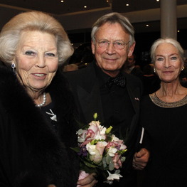 Prinses Beatrix heeft maandagavond het 20e balletgala van Dansersfonds'79 bijgewoond